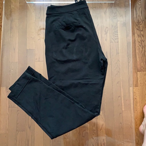 Lululemon cropped pants - Picture 1 of 3